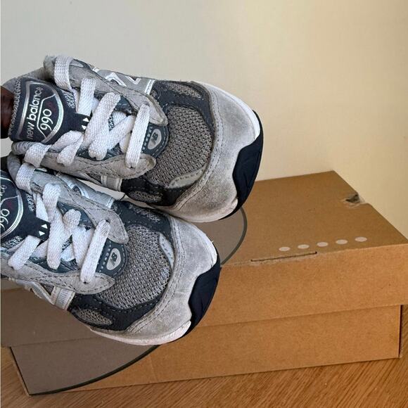 New Balance 990 V6 Grey/White Toddler Sneakers- SZ 6 C - Picture 6 of 14